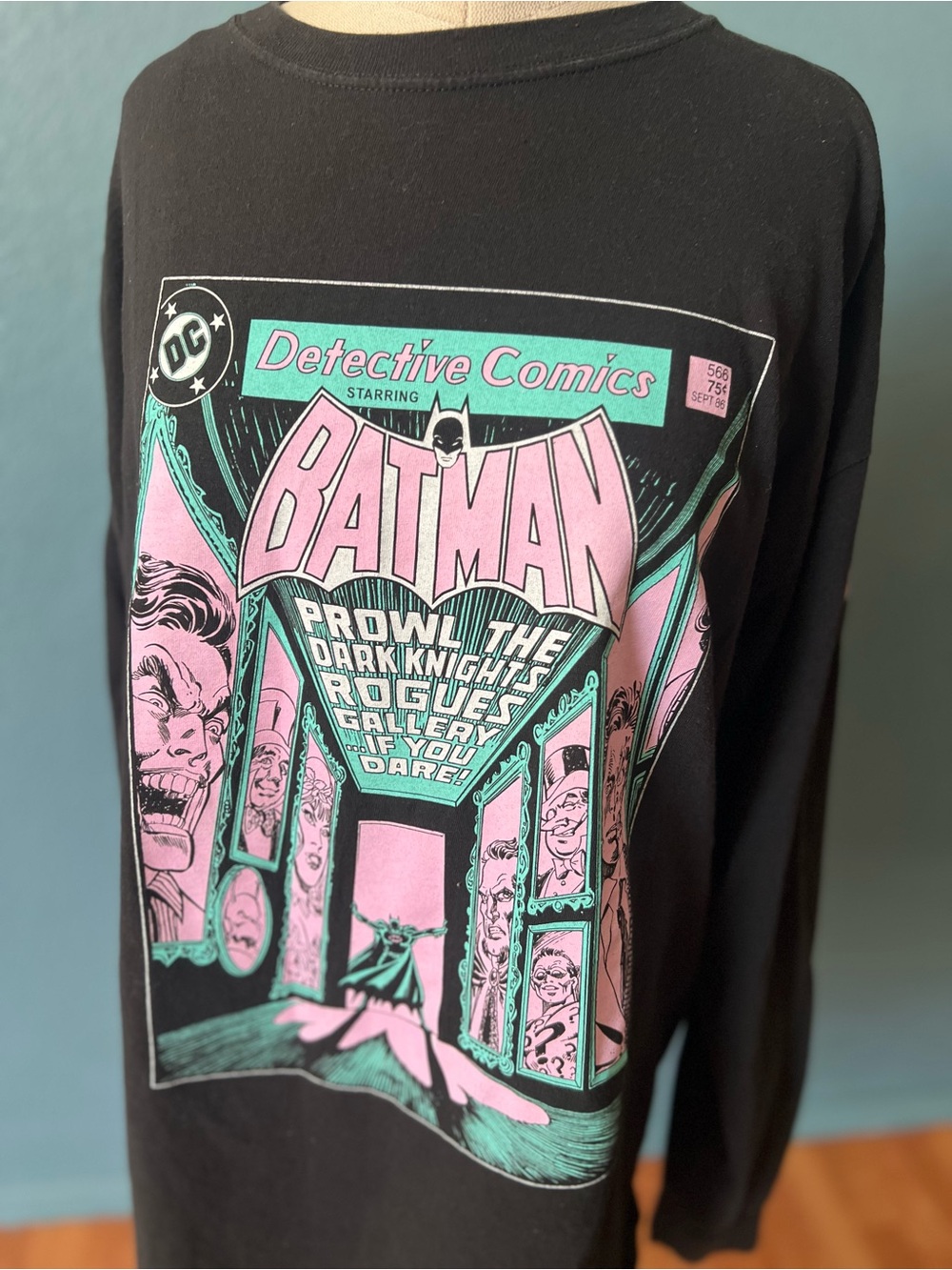 DC Comics Batman Long-Sleeve Tee in Black with Pink & Mint Graphic 100% cotton - Picture 2 of 6